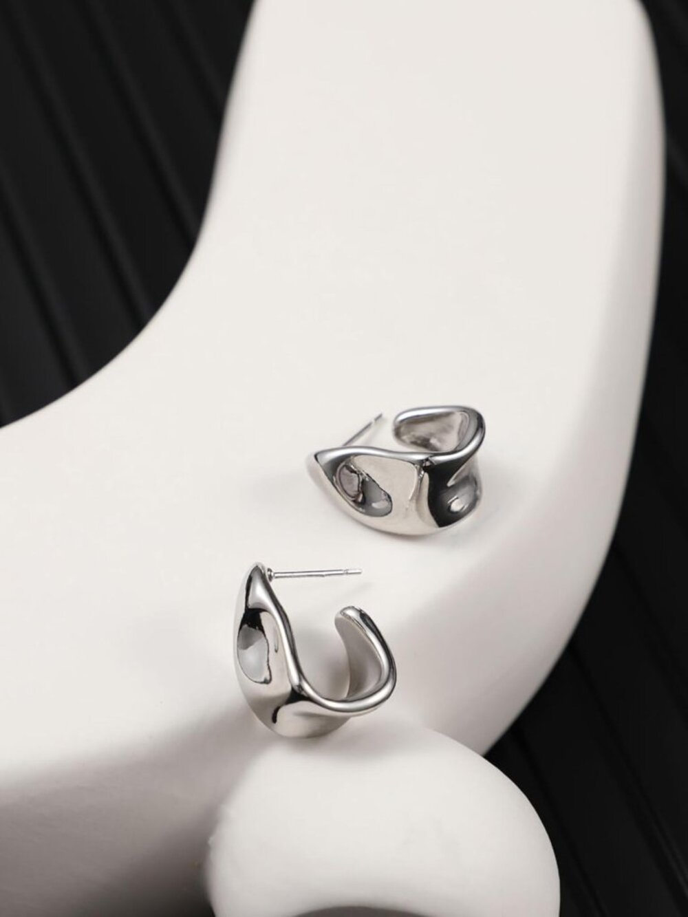 Chunky Gold Earrings for Women, 14K Gold/Silver Plated Statement Geometric Dangl - Picture 6 of 9